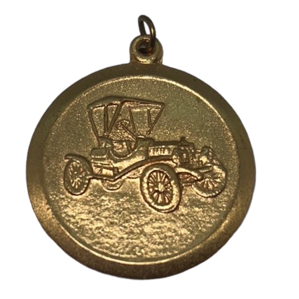 ANTIQUE OLD TIME CAR PENDANT MEDAL GOLD TONE VINTAGE